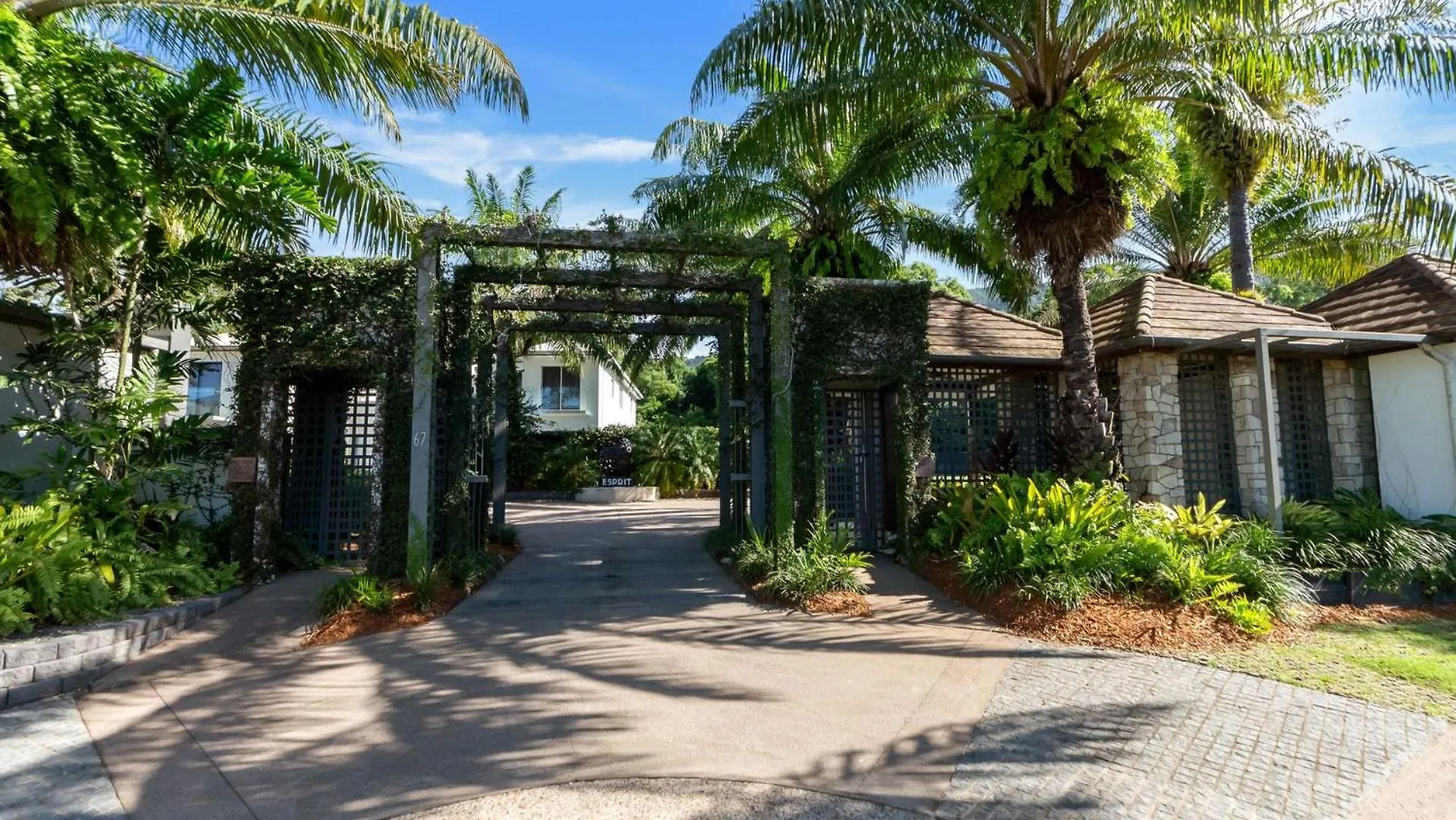 Belle Escapes Pura Palm Cove - Two Luxury Balinese Villas 0*,