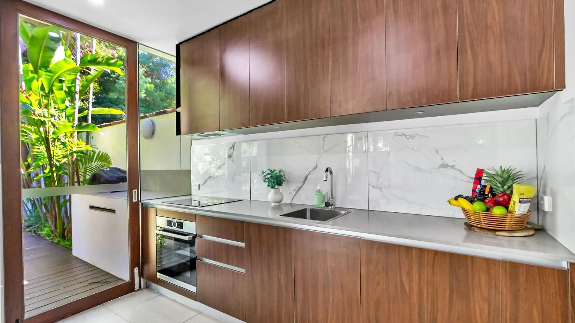 Belle Escapes Pura Palm Cove - Two Luxury Balinese Villas Australien