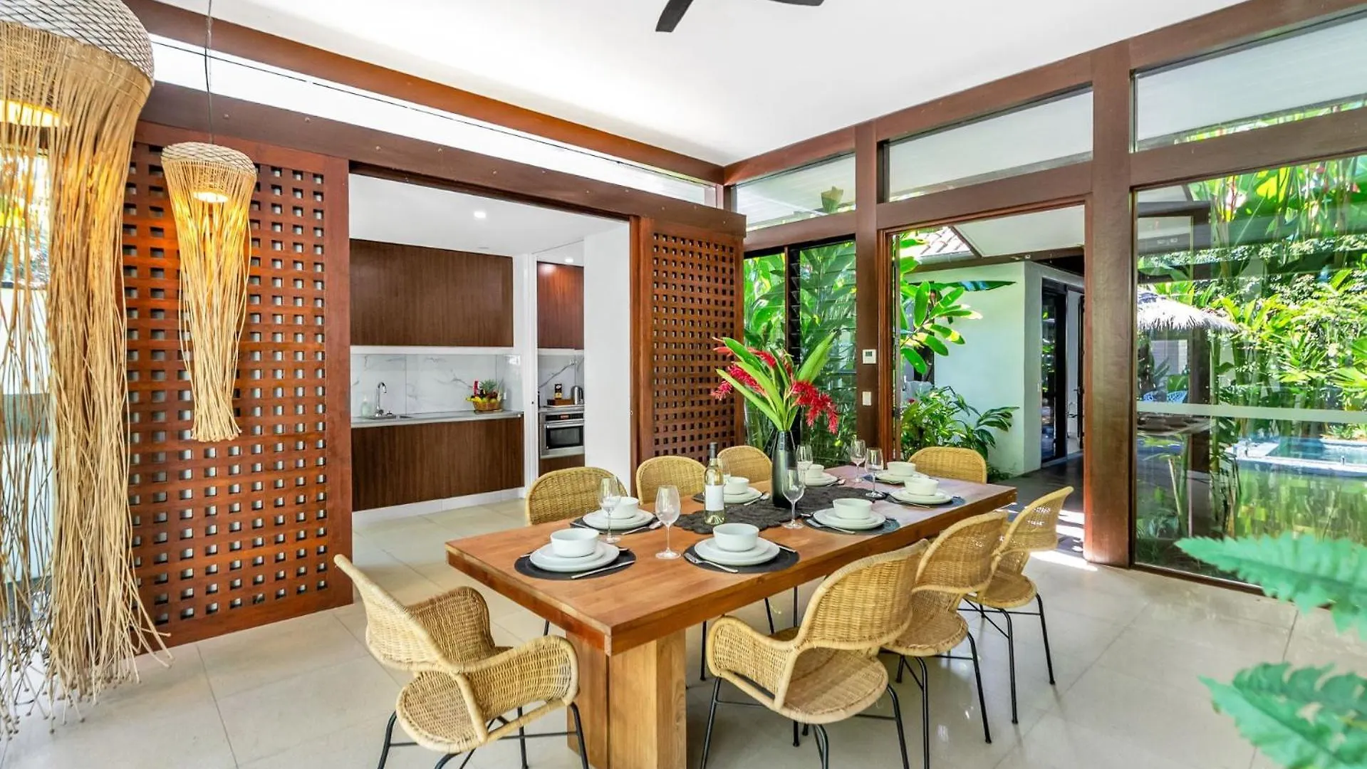 Belle Escapes Pura Palm Cove - Two Luxury Balinese Villas Semesterbostad