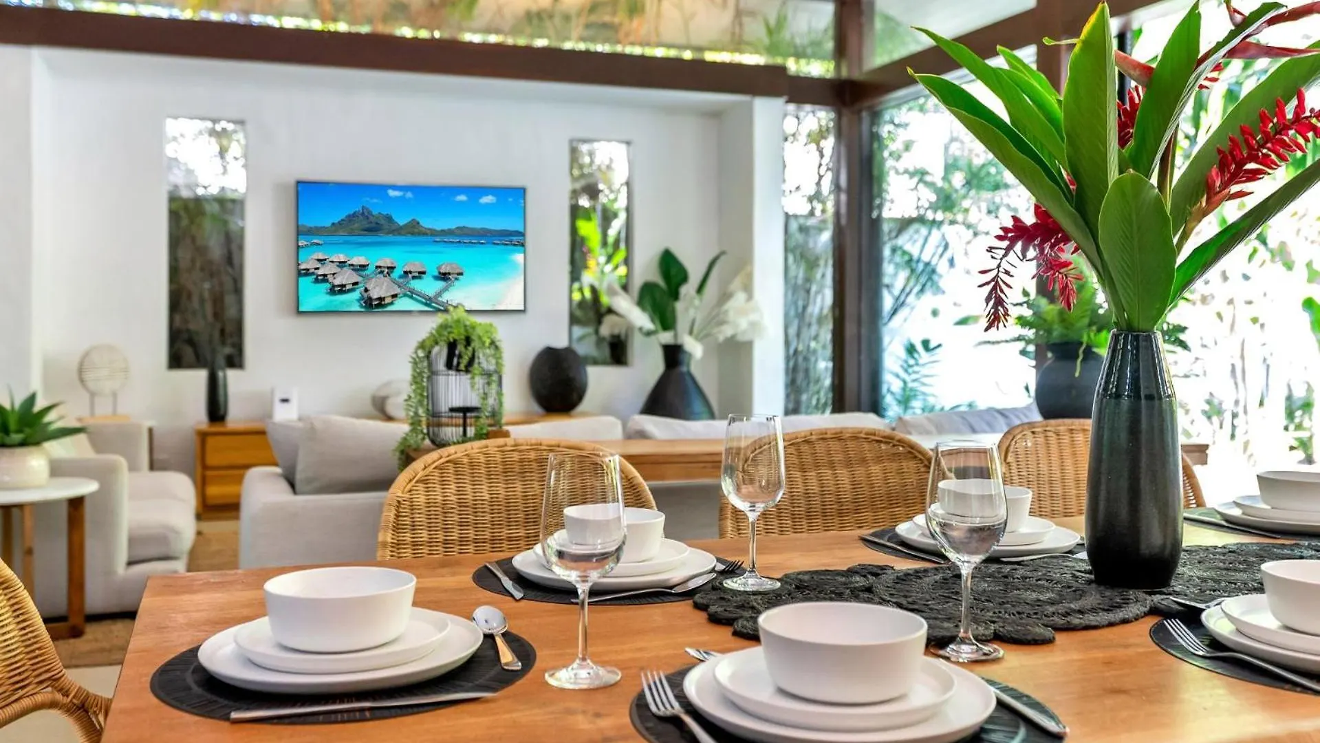 Belle Escapes Pura Palm Cove - Two Luxury Balinese Villas