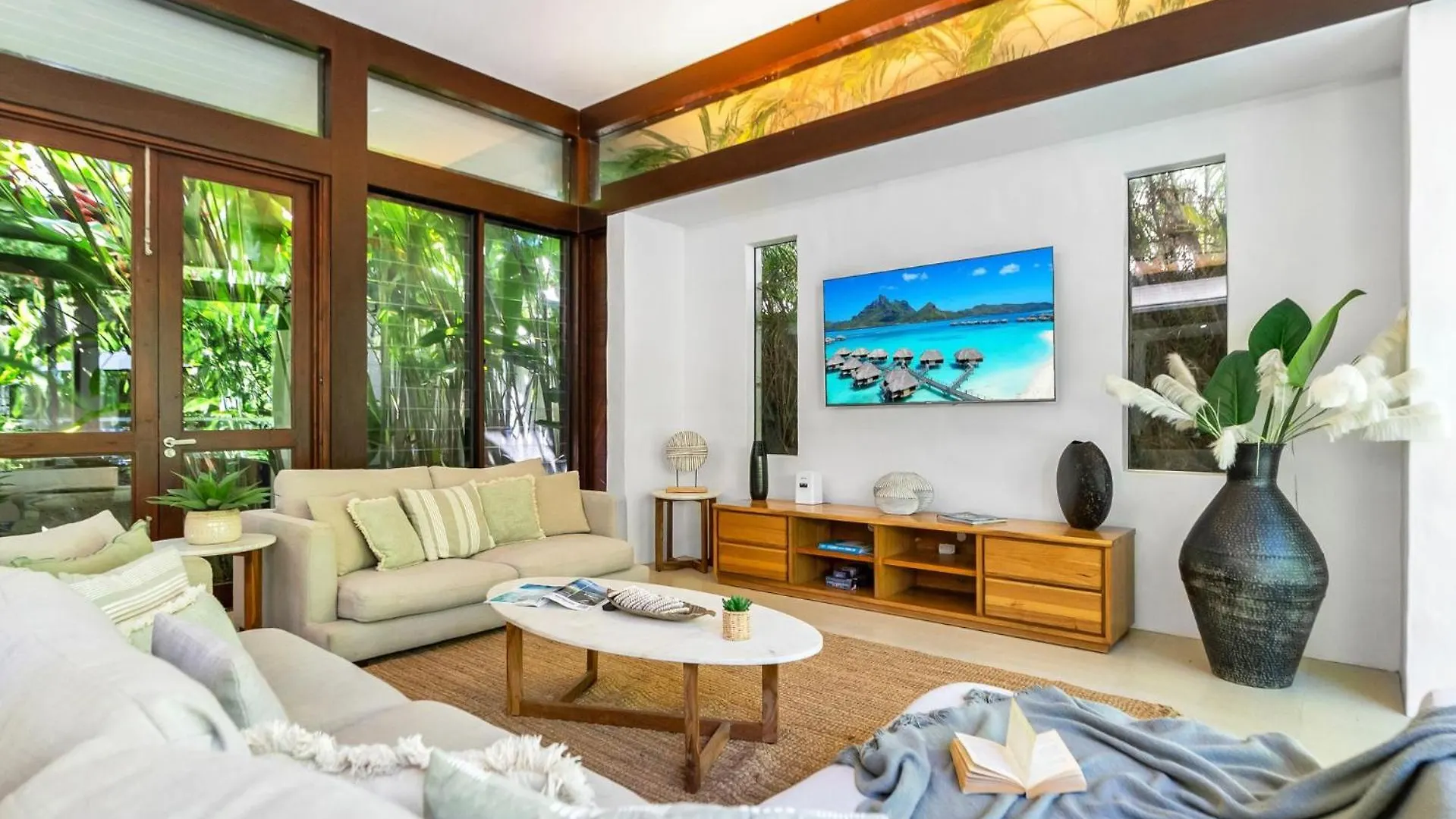 Belle Escapes Pura Palm Cove - Two Luxury Balinese Villas 0*,  Australien