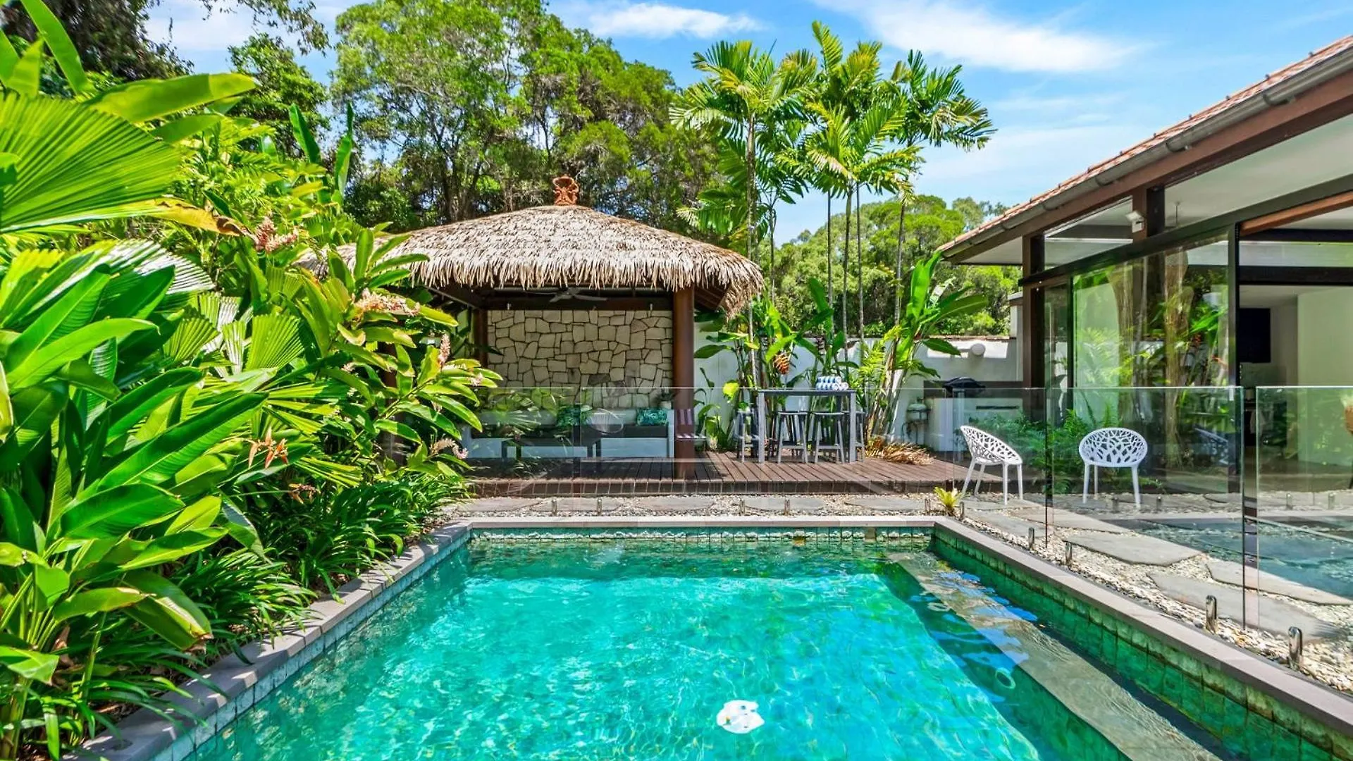 Semesterbostad Belle Escapes Pura Palm Cove - Two Luxury Balinese Villas Australien
