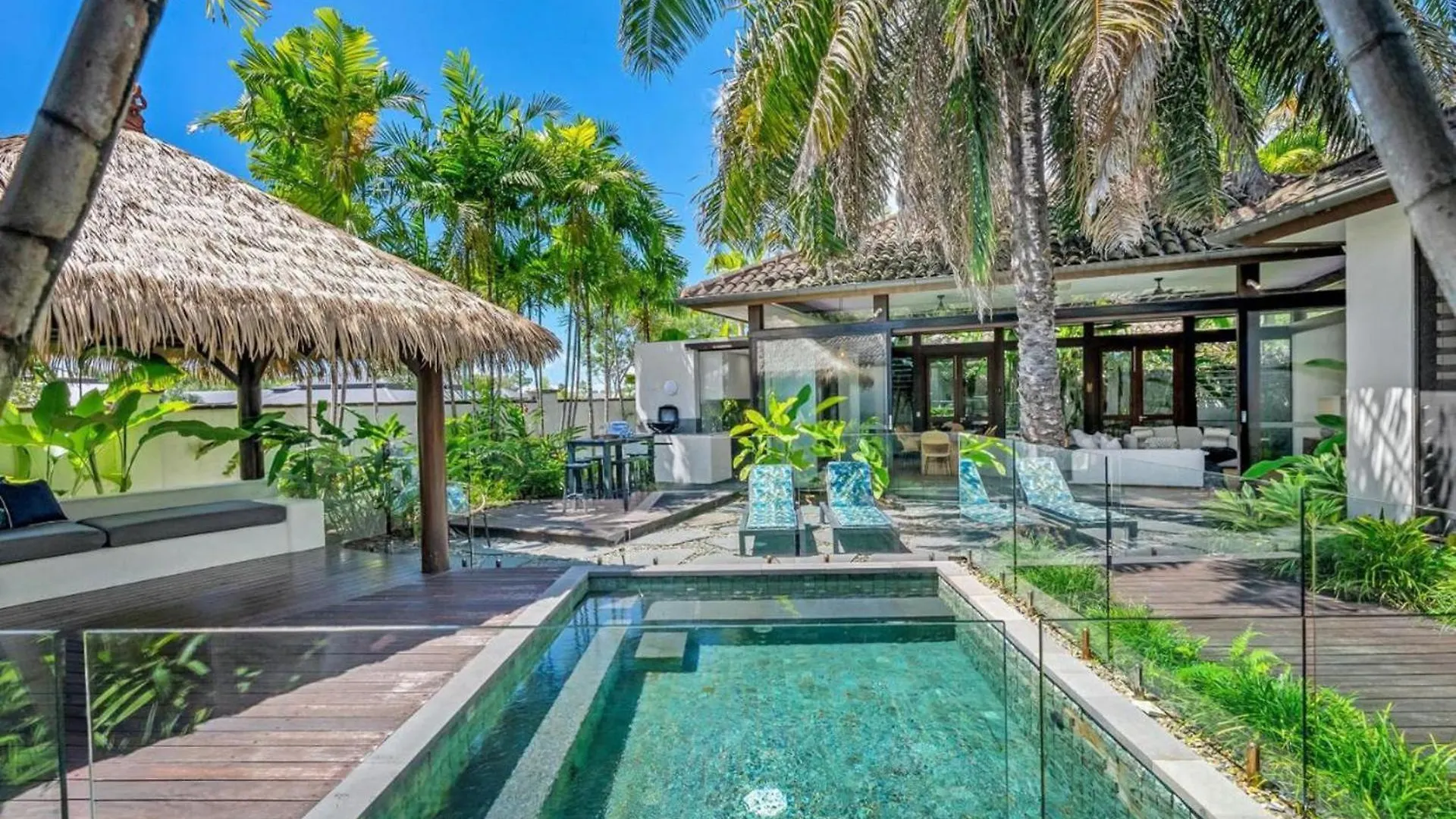 Belle Escapes Pura Palm Cove - Two Luxury Balinese Villas 0*,  Australien